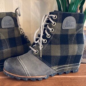 Sorel Green and Black PDX Buffalo Plaid Lace-Up Boots
